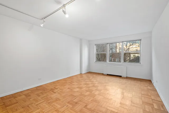 $648,000 | 155 East 34th Street, Unit 6A | Murray Hill