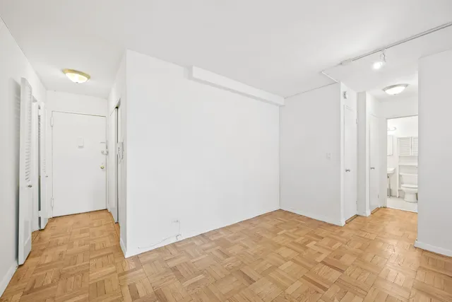 $648,000 | 155 East 34th Street, Unit 6A | Murray Hill