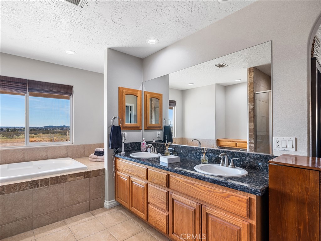 13850 Night Shade Road Apple Valley, CA 92307 - Photo 28 of 75