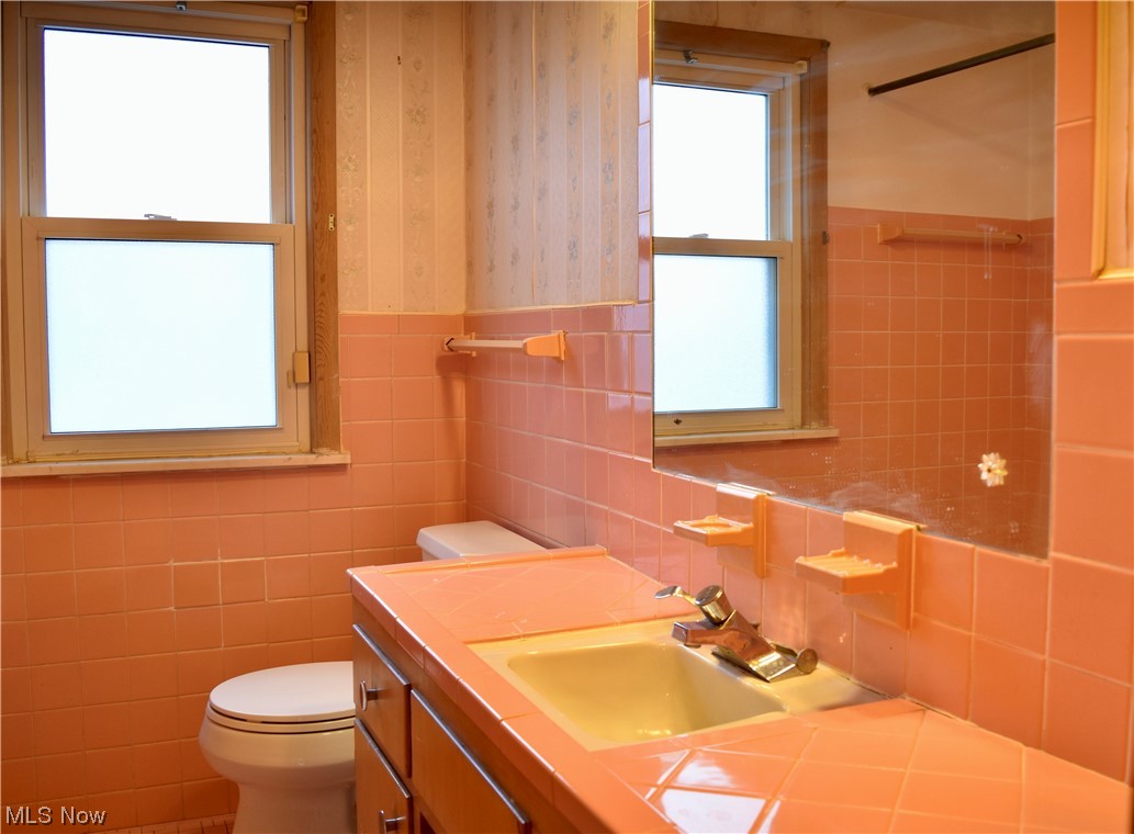 4181 Bluestone Road Cleveland, OH 44121 - Photo 6 of 13