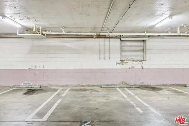 $4,995 | 14290 Dickens Street, Unit 204, Sherman Oaks, CA 91423