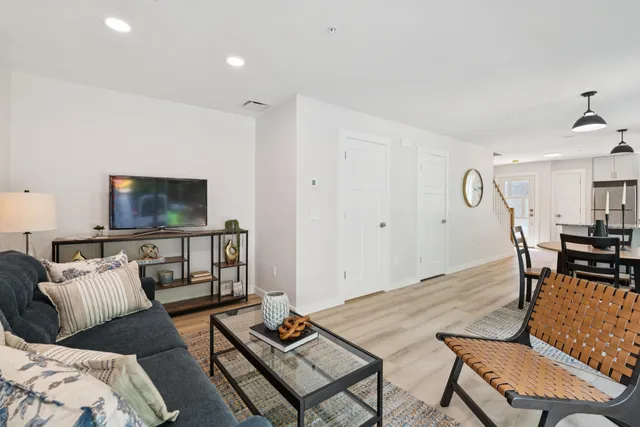 $495,000 | 3 Cedar Bend, Unit 3, Boothbay, ME 04537