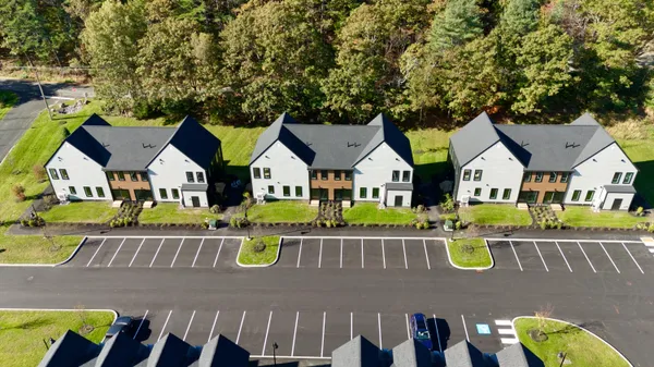 $375,000 | 3 Cedar Bend, Unit 3, Boothbay, ME 04537