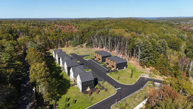 $375,000 | 3 Cedar Bend, Unit 3, Boothbay, ME 04537