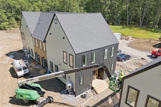 $495,000 | 3 Cedar Bend, Unit 3, Boothbay, ME 04537