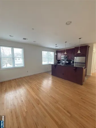 $2,900 | 725 River Road, Unit 1B, New Milford, NJ 07646