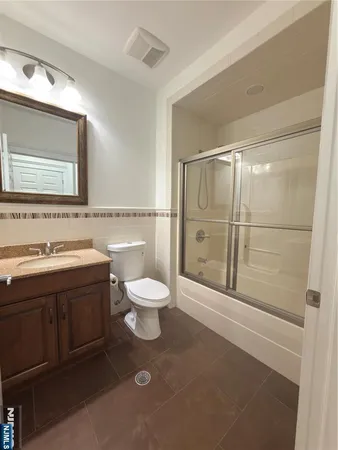 $2,900 | 725 River Road, Unit 1B, New Milford, NJ 07646