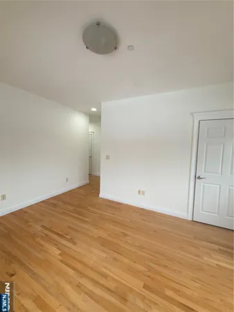 $2,900 | 725 River Road, Unit 1B, New Milford, NJ 07646