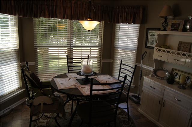 233 Savannah Ridge Murfreesboro, TN 37127 - Photo 8 of 20 Eat in area of kitchen, windows let in tons of light into this amazing kitchen