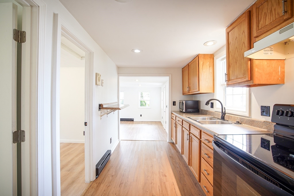 215 Eddy Street Springfield, MA 01104 - Photo 3 of 15