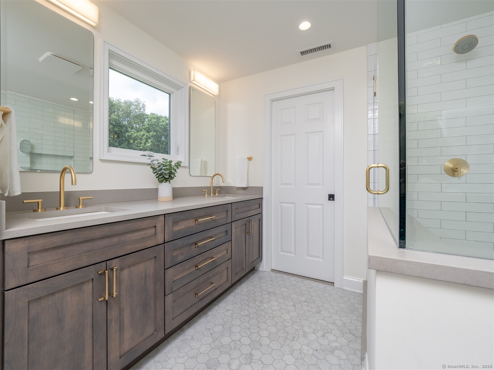 283 Redding Road Redding, CT 06896 - Photo 14 of 35