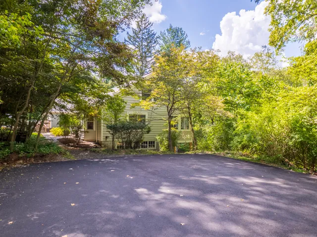 $949,000 | 283 Redding Road, Redding, CT 06896