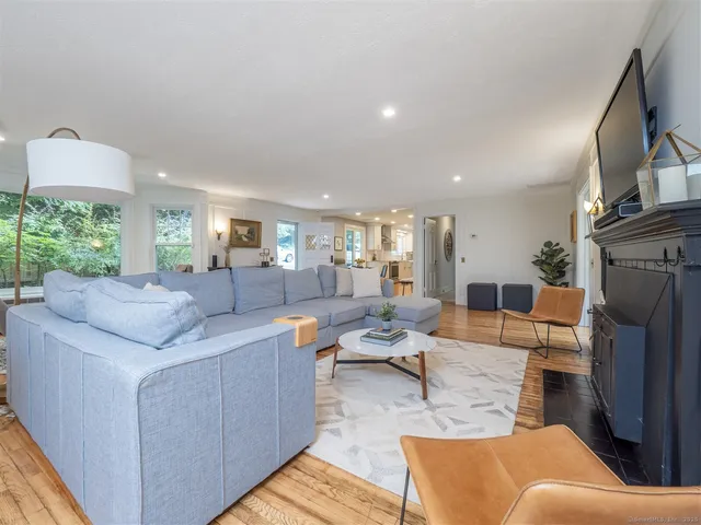 $949,000 | 283 Redding Road, Redding, CT 06896