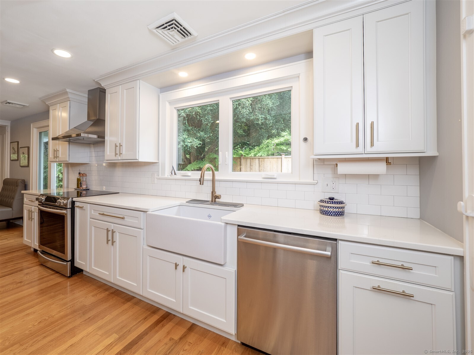 283 Redding Road Redding, CT 06896 - Photo 8 of 35