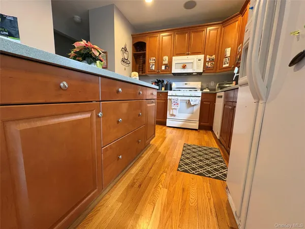 $697,000 | 5 Juniper Way, Wappingers Falls, NY 12590