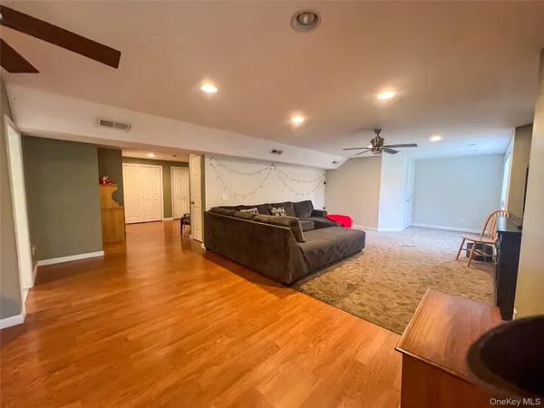 $697,000 | 5 Juniper Way, Wappingers Falls, NY 12590