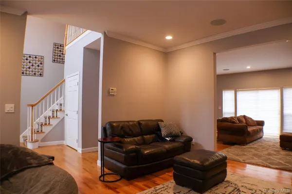 $697,000 | 5 Juniper Way, Wappingers Falls, NY 12590