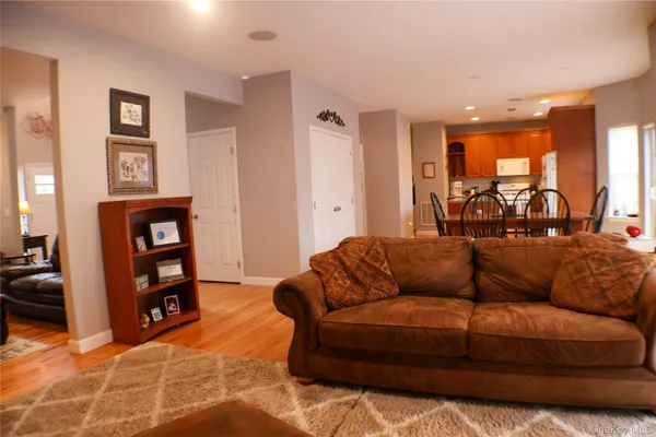 $697,000 | 5 Juniper Way, Wappingers Falls, NY 12590