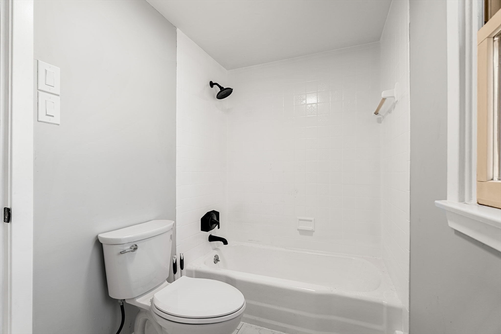 83 Thurlow Street Georgetown, MA 01833 - Photo 11 of 26