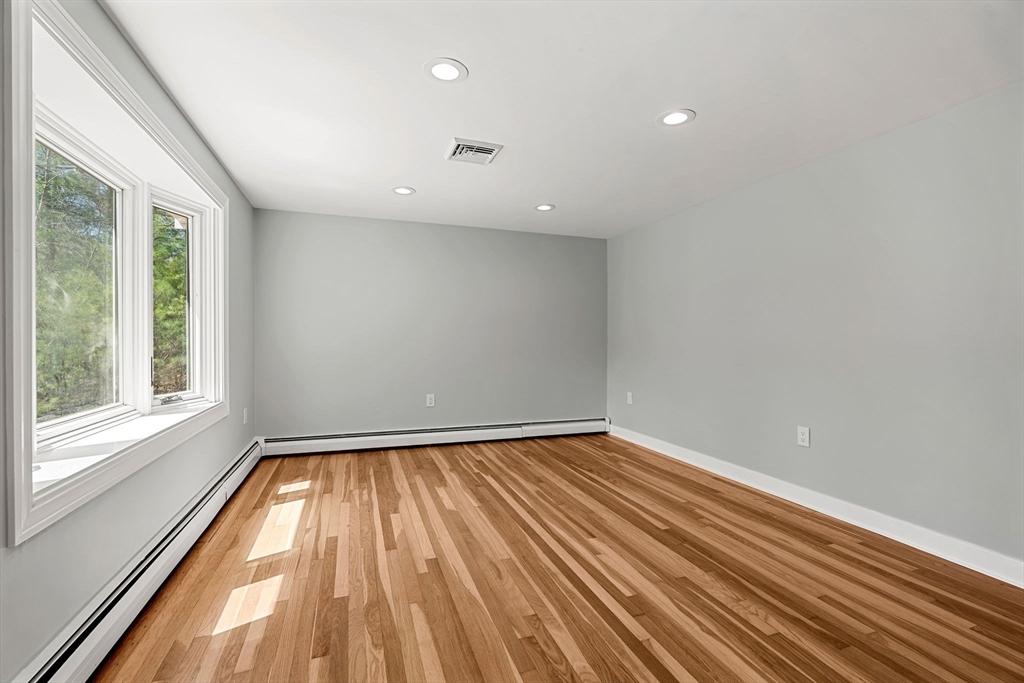 83 Thurlow Street Georgetown, MA 01833 - Photo 4 of 26