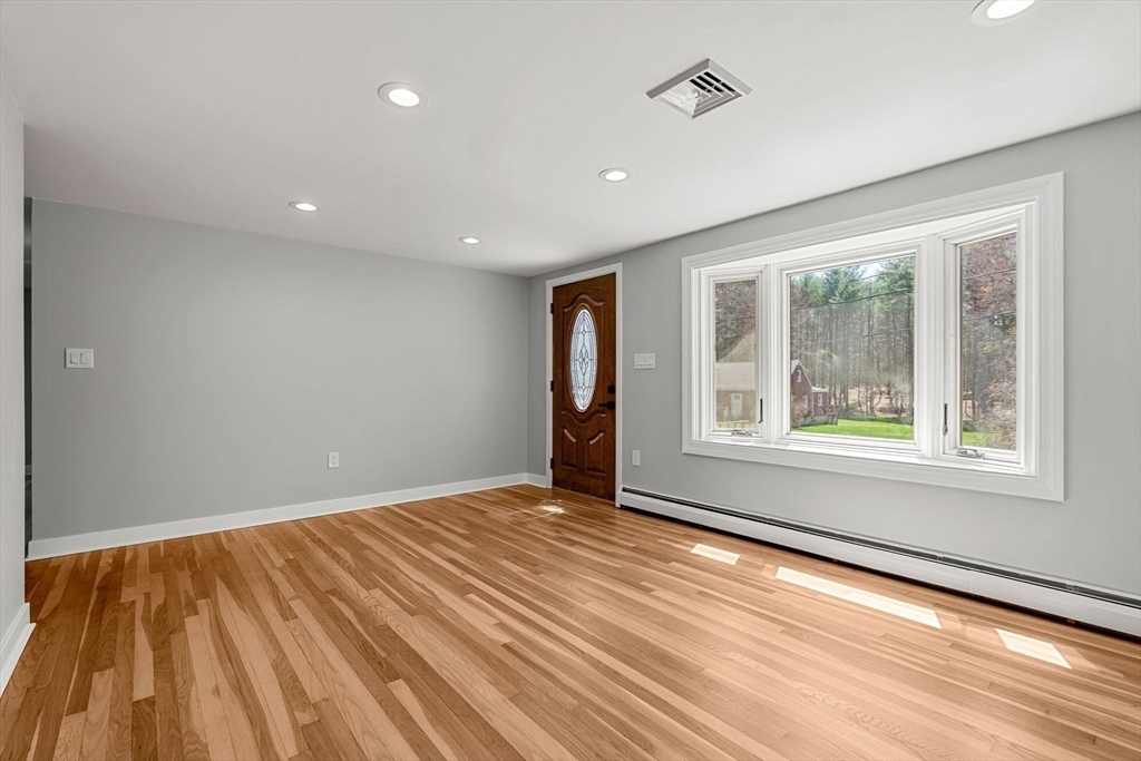 83 Thurlow Street Georgetown, MA 01833 - Photo 5 of 26
