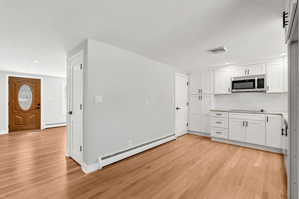 83 Thurlow Street Georgetown, MA 01833 - Photo 8 of 26