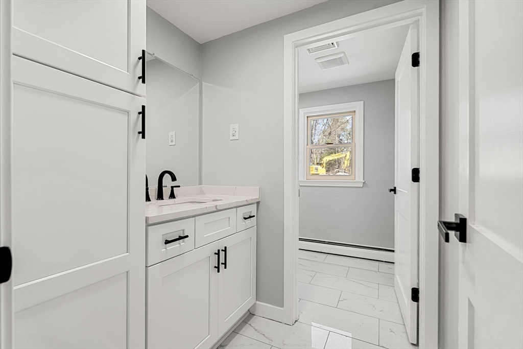 83 Thurlow Street Georgetown, MA 01833 - Photo 10 of 26