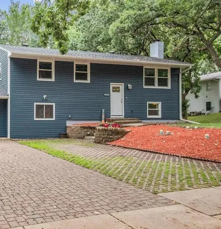 $2,700 | 16477 21st Street South, Lakeland, MN 55043