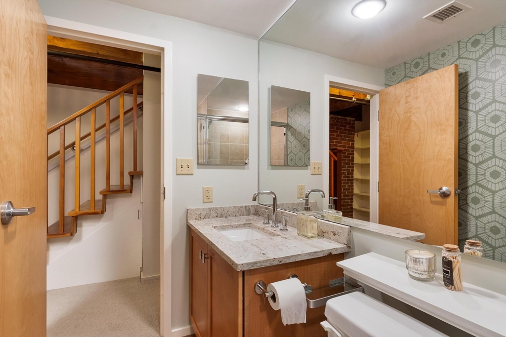 1 Envelope Terrace, Unit 107 Worcester, MA 01604 - Photo 24 of 38