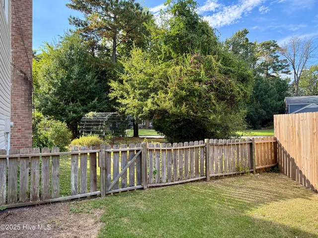 $1,995 | 103 Amber Lane, Greenville, NC 27834