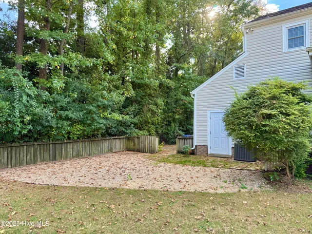 $1,995 | 103 Amber Lane, Greenville, NC 27834