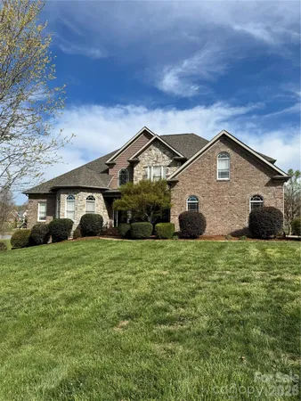 $850,000 | 5873 Bakers Point, Hickory, NC 28602