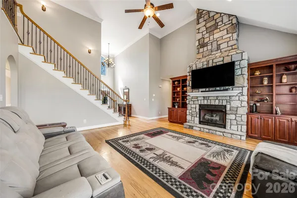 $850,000 | 5873 Bakers Point, Hickory, NC 28602