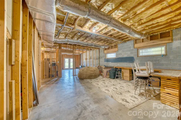 $850,000 | 5873 Bakers Point, Hickory, NC 28602