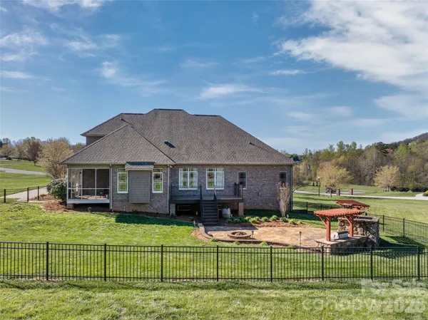 $850,000 | 5873 Bakers Point, Hickory, NC 28602