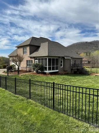 $850,000 | 5873 Bakers Point, Hickory, NC 28602