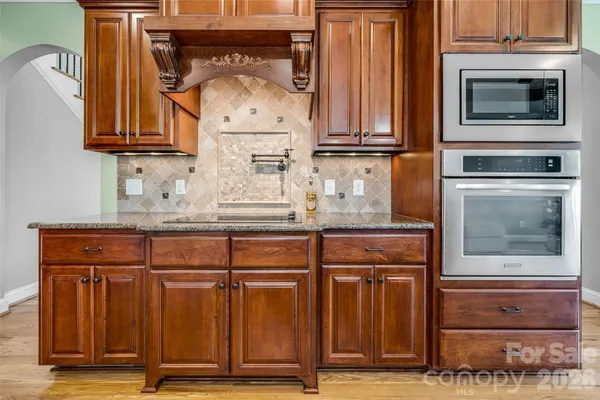 $850,000 | 5873 Bakers Point, Hickory, NC 28602