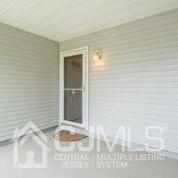 41 Rainford Road Edison, NJ 08820 - Photo 10 of 19 a bathroom with a bathtub