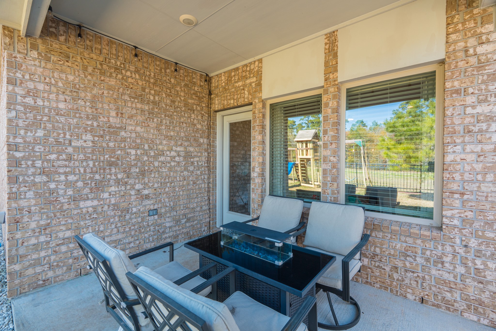 9221 Inland Leather Lane Conroe, TX 77385 - Photo 47 of 47 a view of a livingroom with furniture