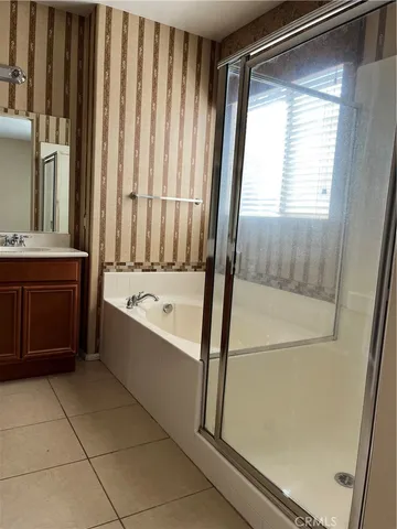 $2,400 | 9364 Field Stone Avenue, Hesperia, CA 92345