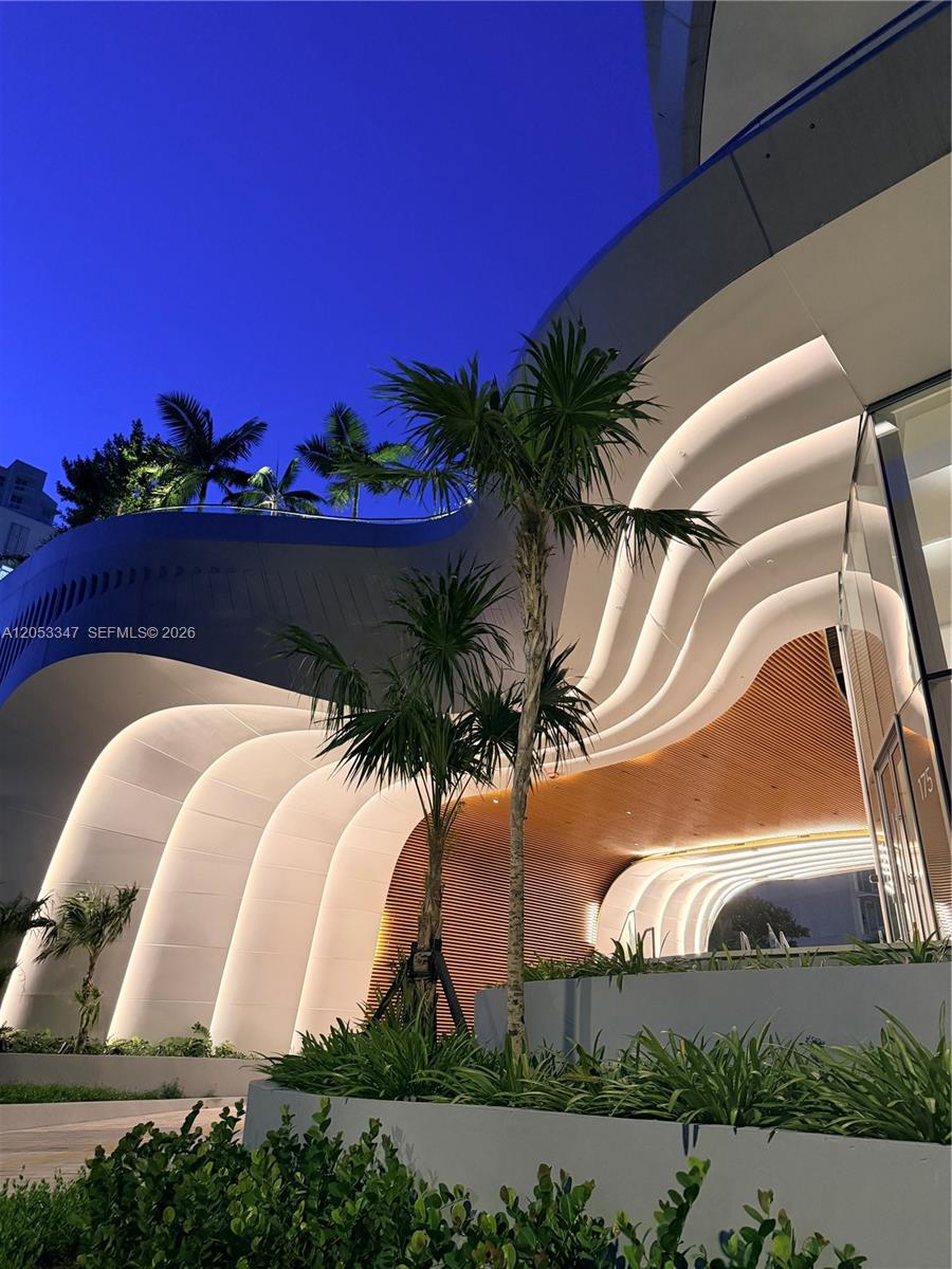 175 Southeast 25th Road, Unit 902 Miami, FL 33129 - Photo 7 of 59 Entrance