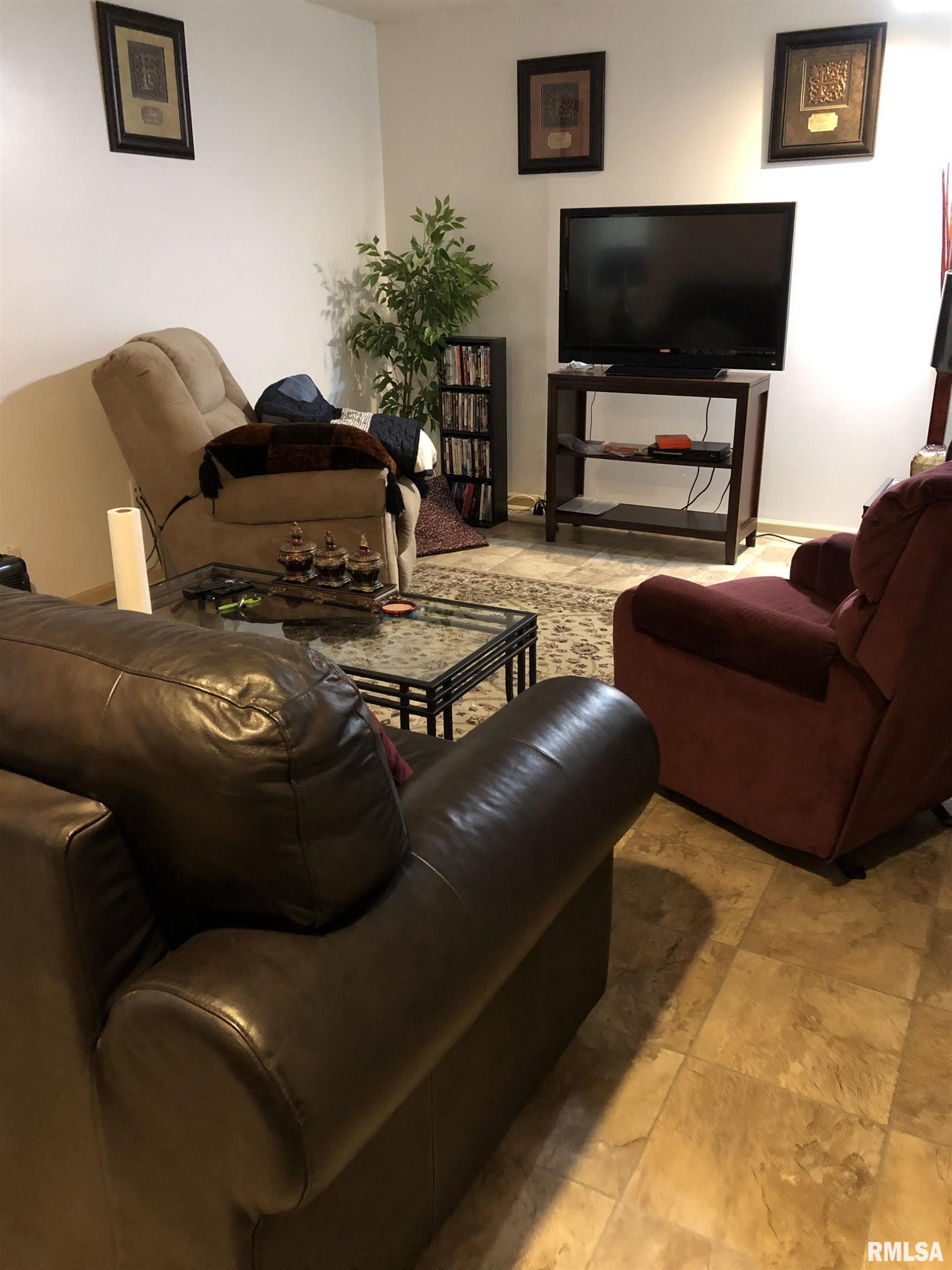 1524 East Jackson Street Springfield, IL 62703 - Photo 3 of 7