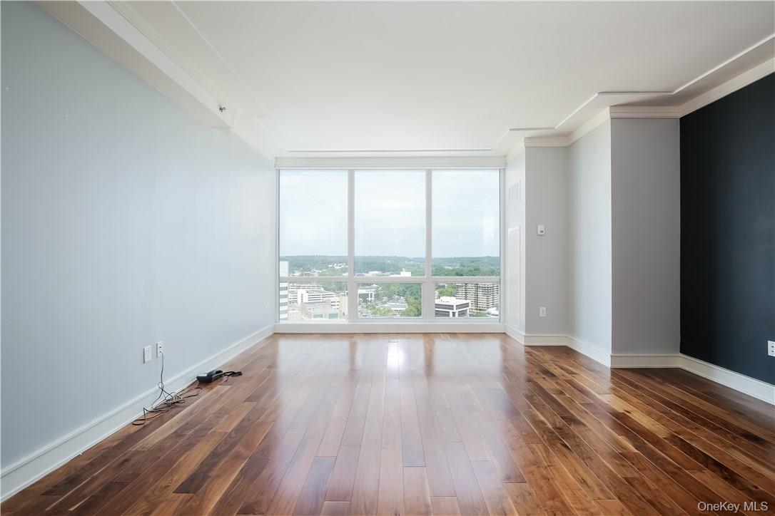 1 Renaissance Square, Unit 21F White Plains, NY 10601 - Photo 4 of 15 Living room