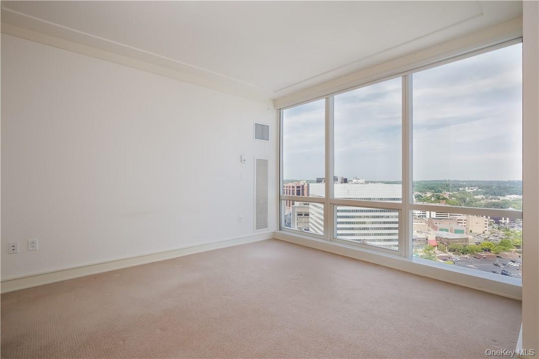 1 Renaissance Square, Unit 21F White Plains, NY 10601 - Photo 5 of 15 Master bedroom
