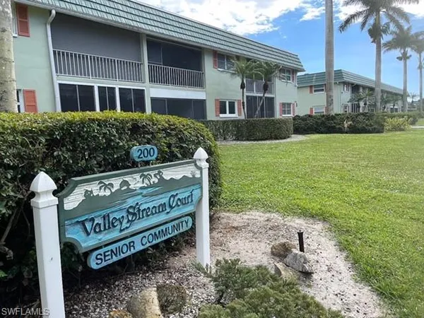 $1,750 | 200 Valley Stream Drive, Unit 8B, Naples, FL 34113