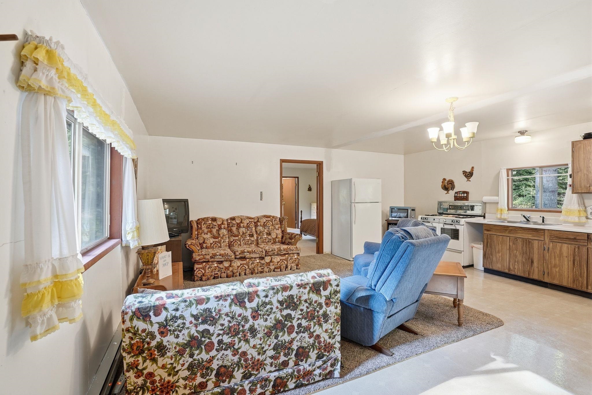 281 Four Dog Lane Cusick, WA 99119 - Photo 4 of 37