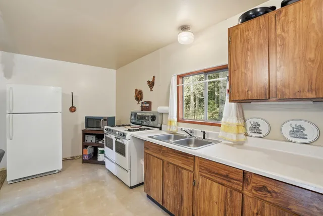 $349,000 | 281 Four Dog Lane, Cusick, WA 99119