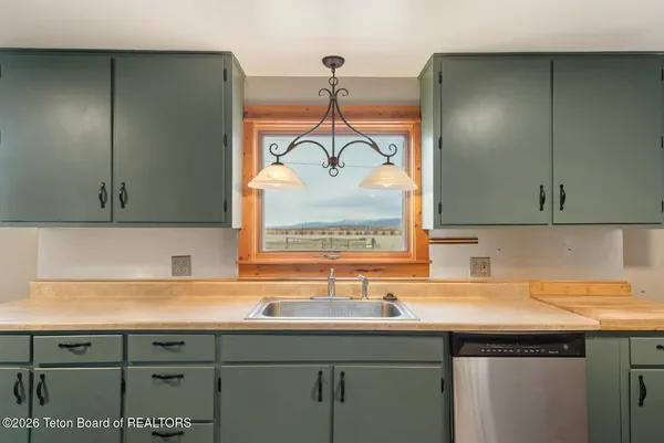 $440,000 | 10169 Highway 191, Pinedale, WY 82941