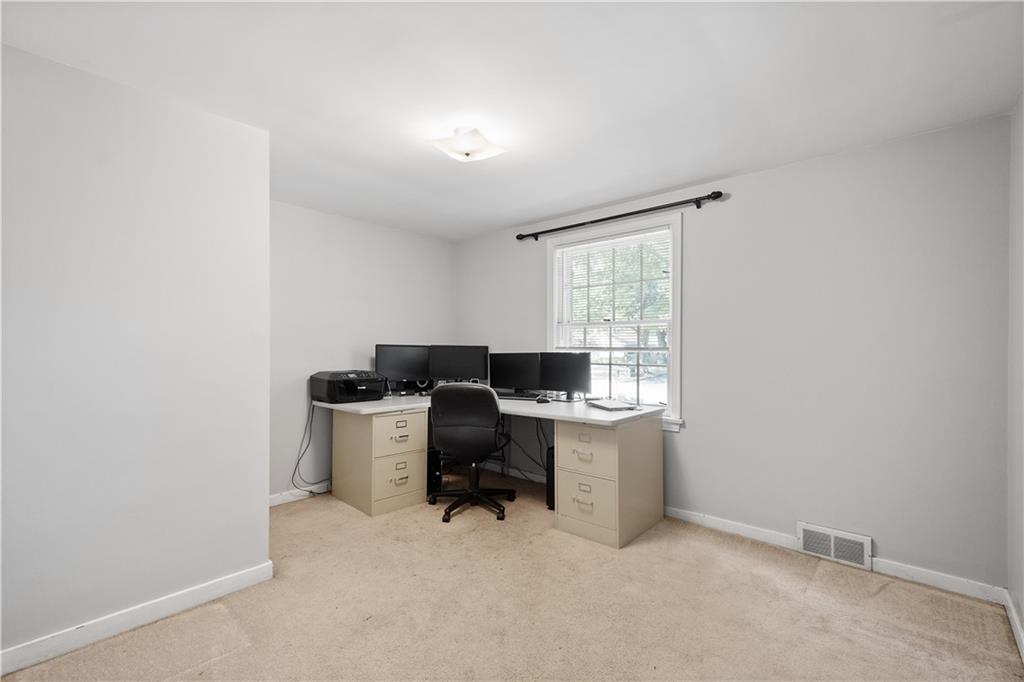 921 Osage Road Pittsburgh, PA 15243 - Photo 25 of 35 Gallery Image 25