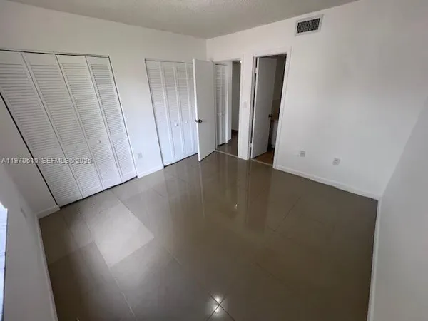 $2,000 | 3041 West 76th Street, Unit B105, Hialeah, FL 33018